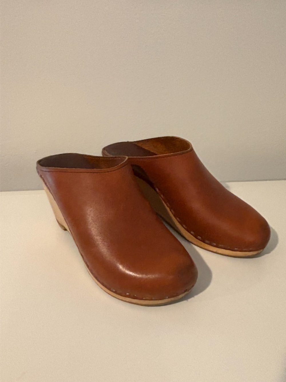 NO.6 New School Clog on Wedge in Bourbon